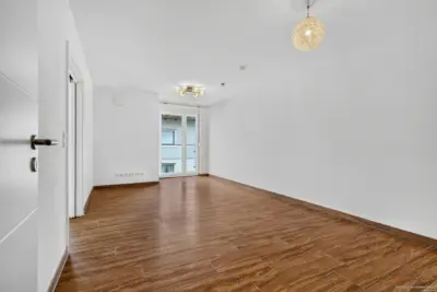 GEORGI: Stilvolle 3-Zimmer-Wohnung in Alt-Aubing, 81245 München, Etagenwohnung