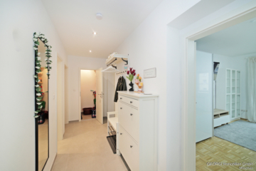 Charmante 3-Zimmer-Wohnung mit großem Südbalkon und Aufzug, 81677 München, Etagenwohnung