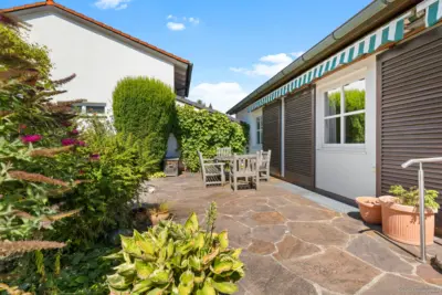 GEORGI: Großer Garten, sonnige Terrasse, Wohnen auf einer Etage mit Aufstockungsmöglichkeit, 82239 Alling, Bungalow